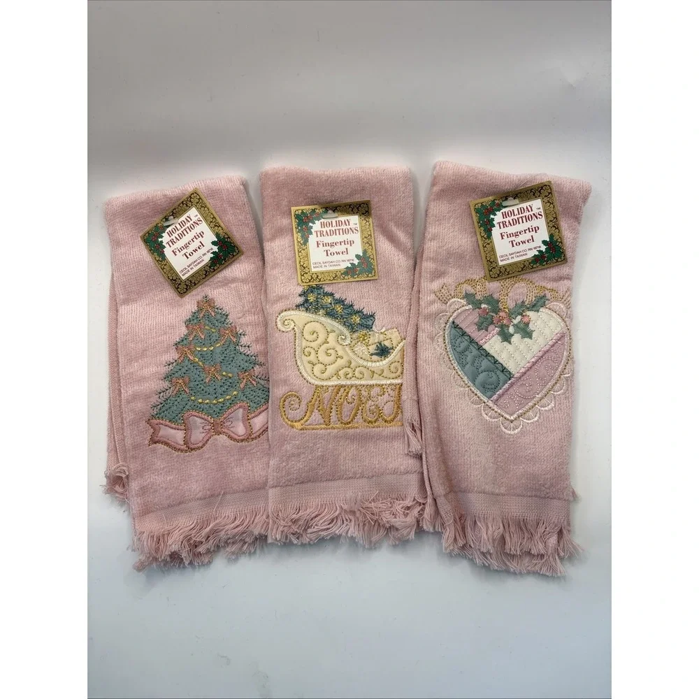 Vtg Holiday Traditions Christmas Guest Fingertip Towels Set Of 3 Pink Fringe NEW